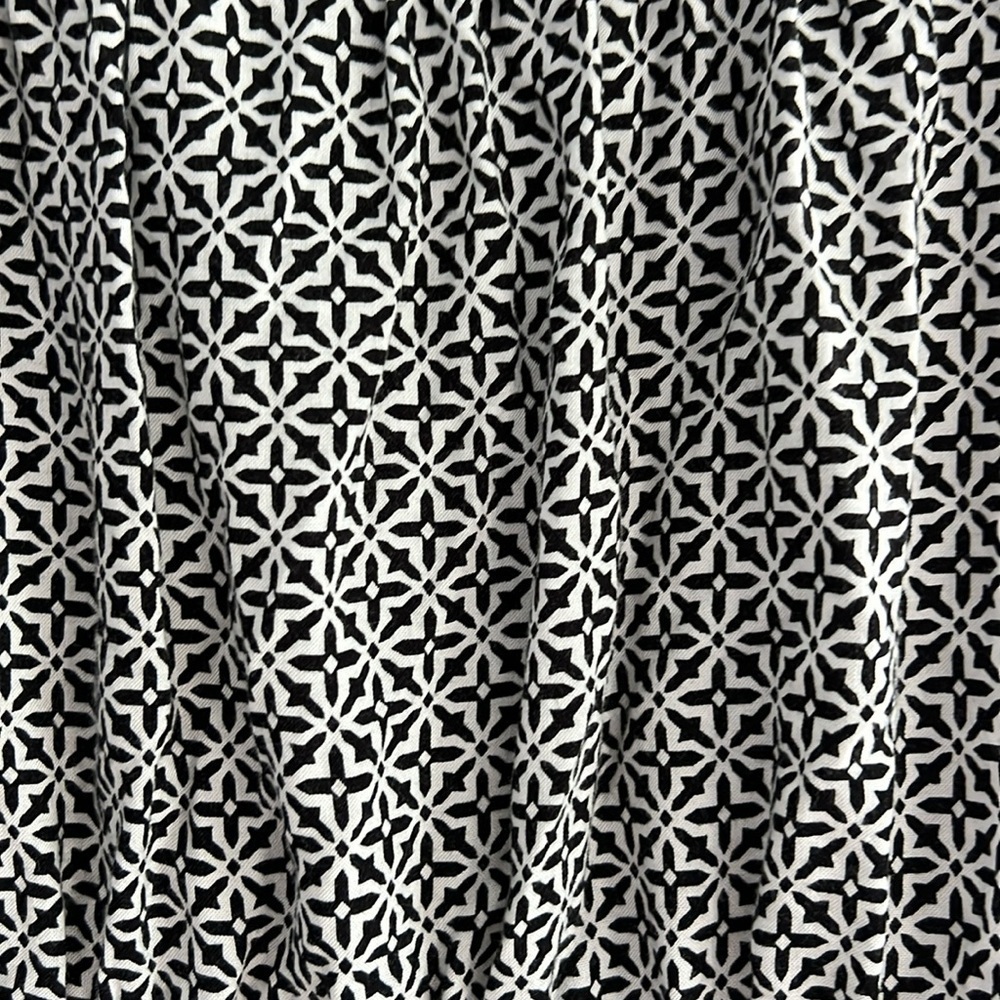 Divided Black and White Geometric Print strapless Romper- size 6 - Picture 2 of 5
